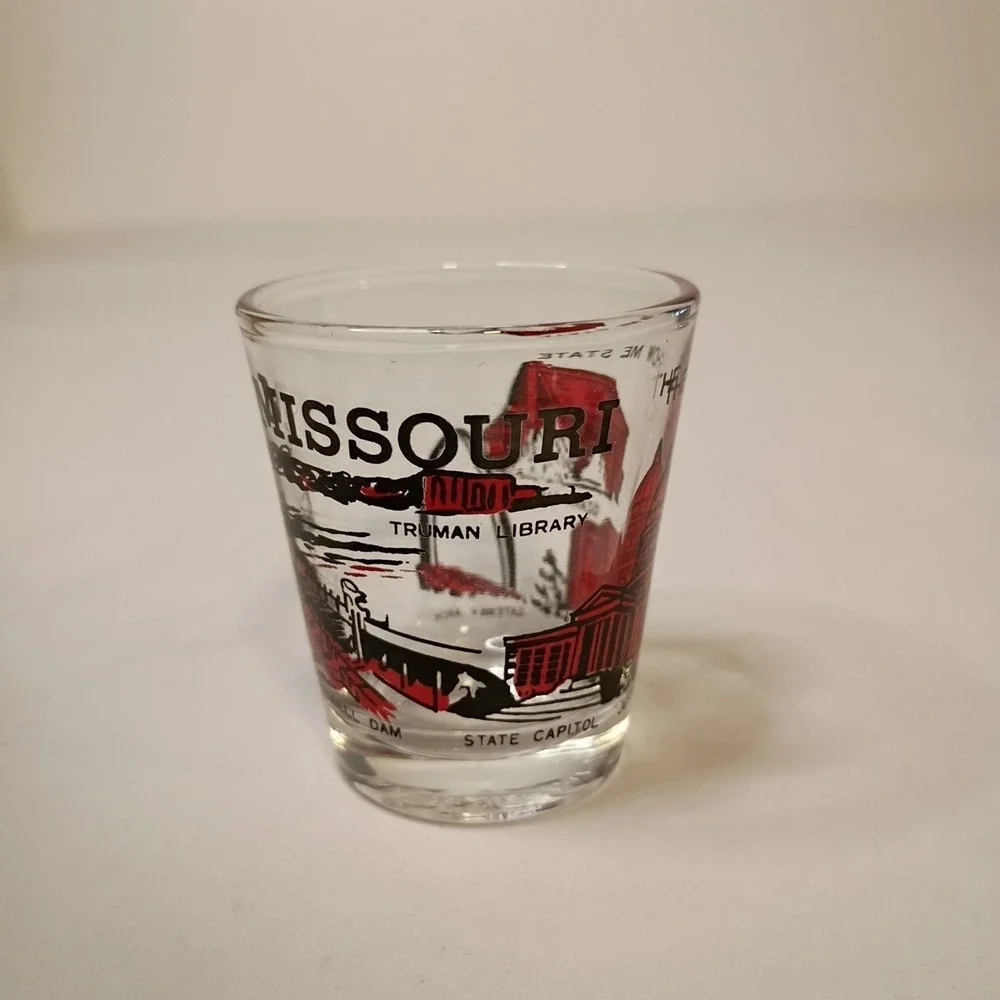 Missouri Shot Glass Souvenir Show Me State Arch Cabin Bagnell Dam Made in Taiwan